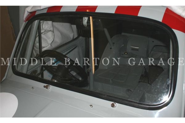 FRONT SCREEN SEAL 600/600D